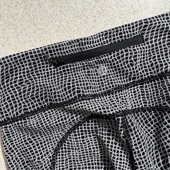 Lululemon speed tights v style - Picture 6 of 9